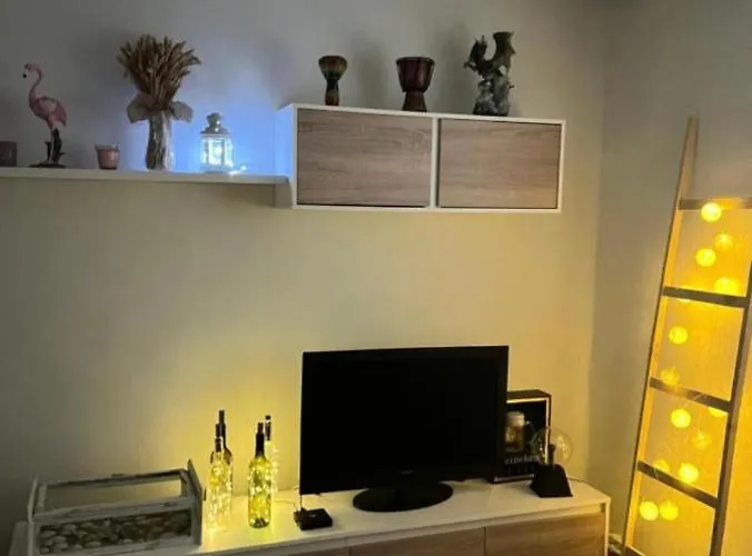 Piso Jardines 아파트 *