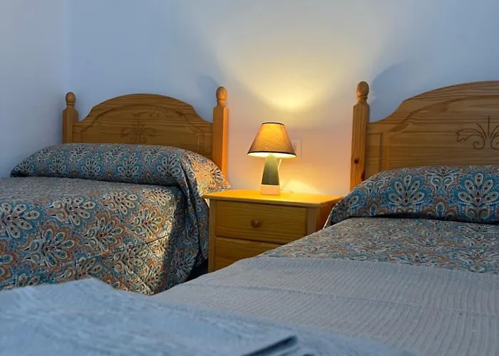 Piso Jardines 아파트 *