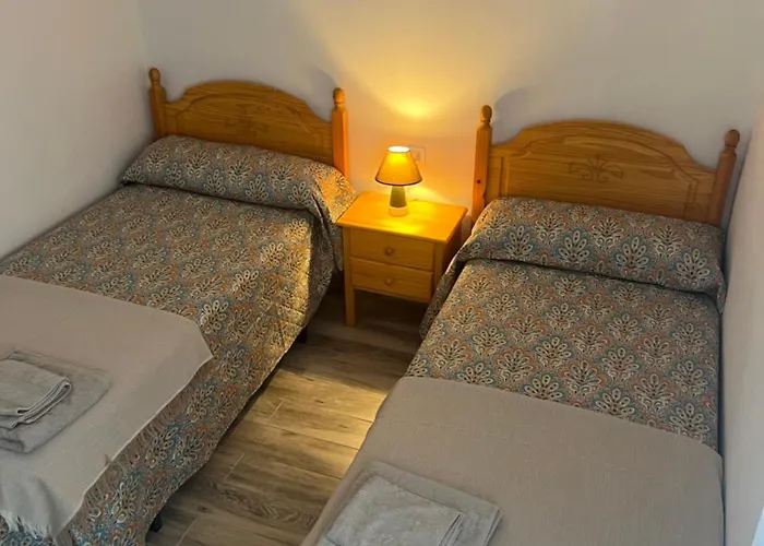 Piso Jardines 아파트 *